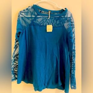 Free people T_shirt . Dark blue in small size scoop neck.